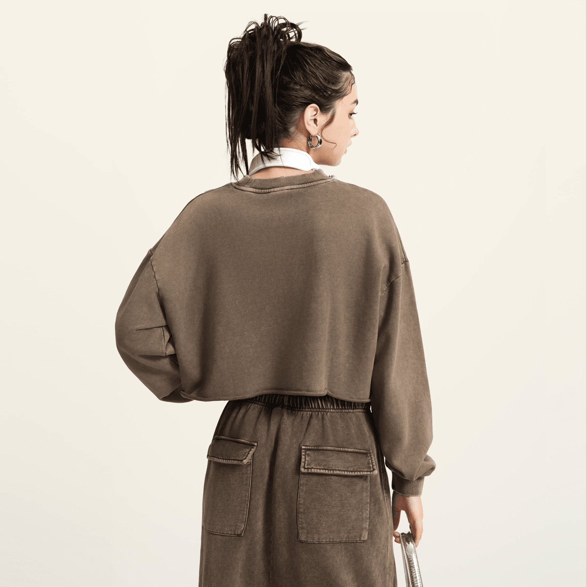 THE SHE FLY Cropped Crew (380GSM) - Elevated Agenda THE SHE FLY Cropped Crew (380GSM)Washed Raw-Edge Cropped Crewneck Long-Sleeve T-Shirt(380GSM) Americano S